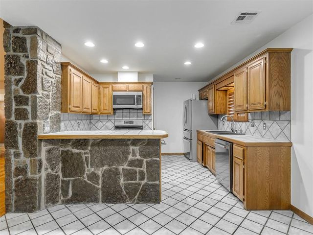 3609 Hampton Court, Norman, OK 73072