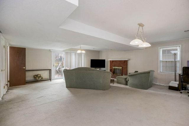 8301 E 104th Terrace, Kansas City, MO 64134