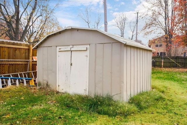 8301 E 104th Terrace, Kansas City, MO 64134