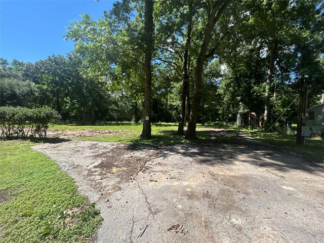 938 County Road 4700, Dayton, TX 77535