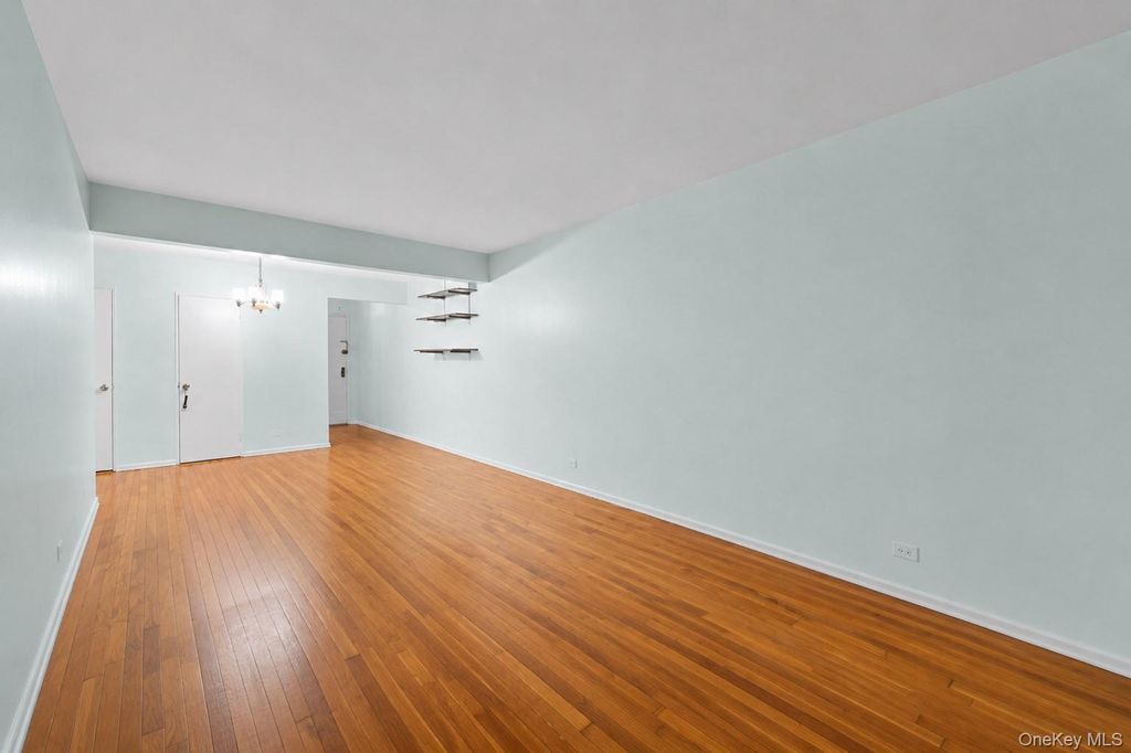 83-85 Woodhaven Boulevard 3R, Woodhaven, NY 11421 — photo 4