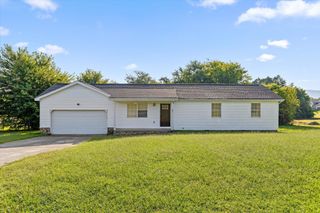 38 Davis Road, Ringgold, GA 30736