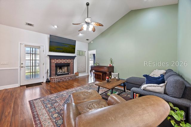 8 Parrot Creek Dr, Okatie, SC 29909