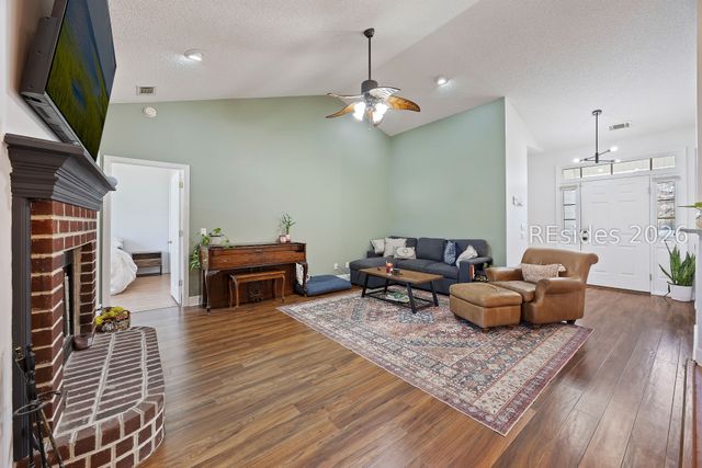 8 Parrot Creek Dr, Okatie, SC 29909