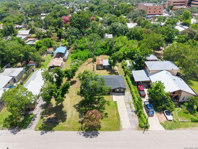 547 N CENTRAL AVE, New Braunfels, TX 78130
