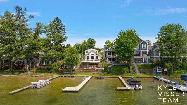 7007 Goldenrod Avenue, Rockford, MI 49341