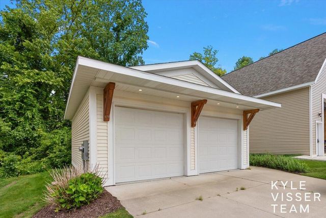 7007 Goldenrod Avenue, Rockford, MI 49341