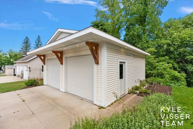 7007 Goldenrod Avenue, Rockford, MI 49341