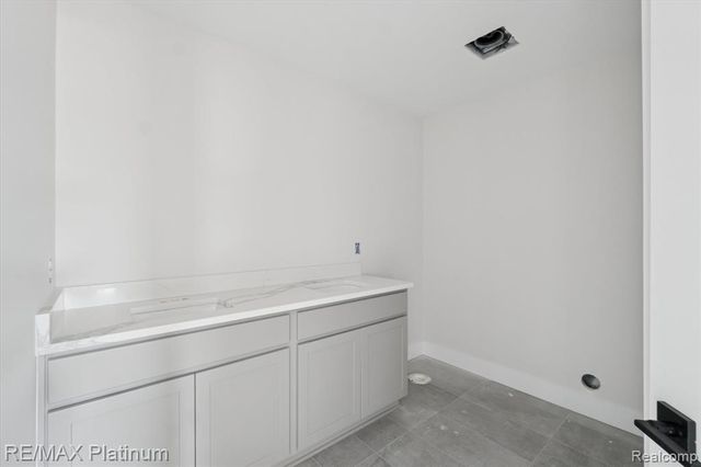 3321 Outback Trail, Pinckney, MI 48169