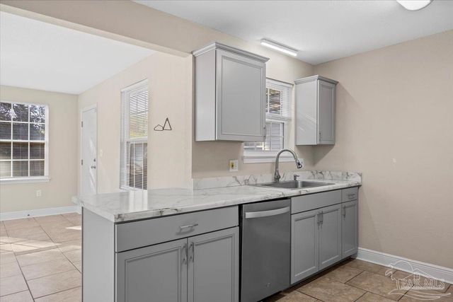 6121 Rawson Ln, Pensacola, FL 32503