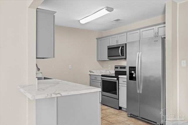 6121 Rawson Ln, Pensacola, FL 32503