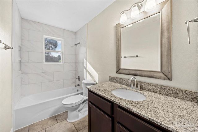 6121 Rawson Ln, Pensacola, FL 32503