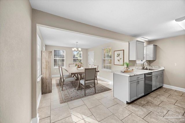 6121 Rawson Ln, Pensacola, FL 32503