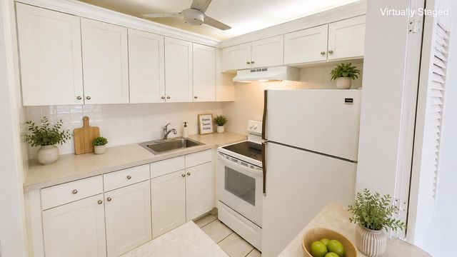 338 Camden O, West Palm Beach, FL 33417