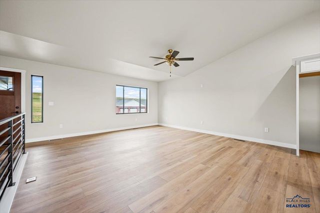 4814 PAHLMEYER DR, Rapid City, SD 57703