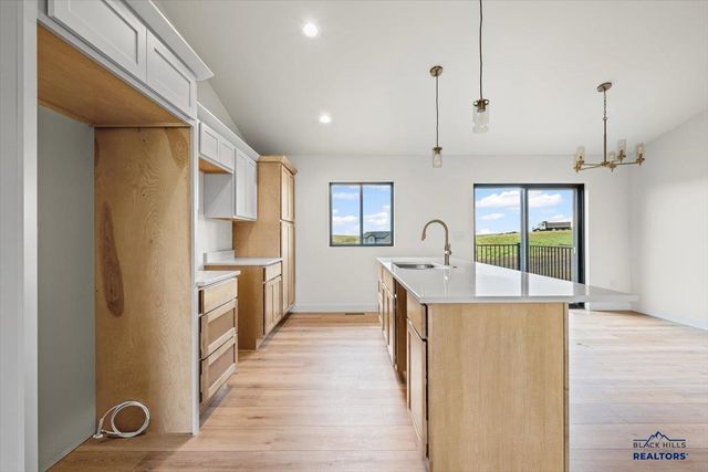 4814 PAHLMEYER DR, Rapid City, SD 57703