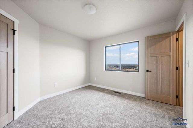 4814 PAHLMEYER DR, Rapid City, SD 57703