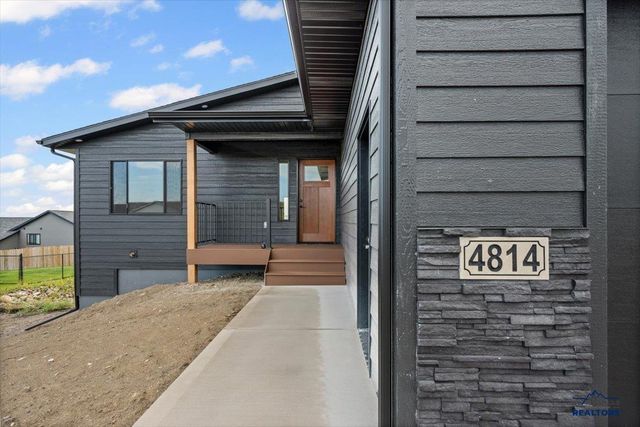4814 PAHLMEYER DR, Rapid City, SD 57703