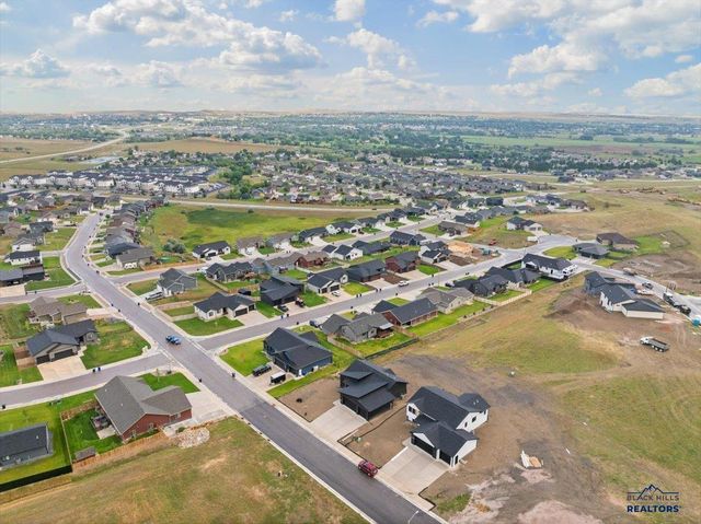 4814 PAHLMEYER DR, Rapid City, SD 57703