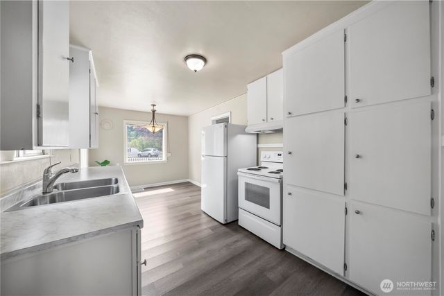 6423 100th Street SW, Lakewood, WA 98499