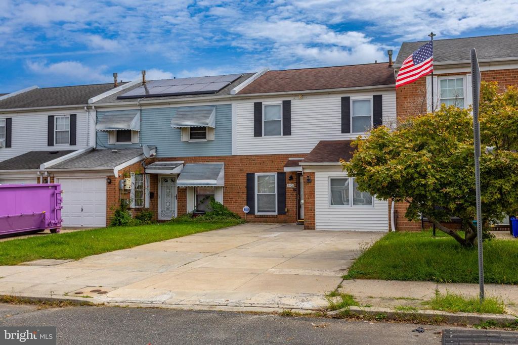 8408 LYONS PL, PHILADELPHIA, PA 19153 — photo 2