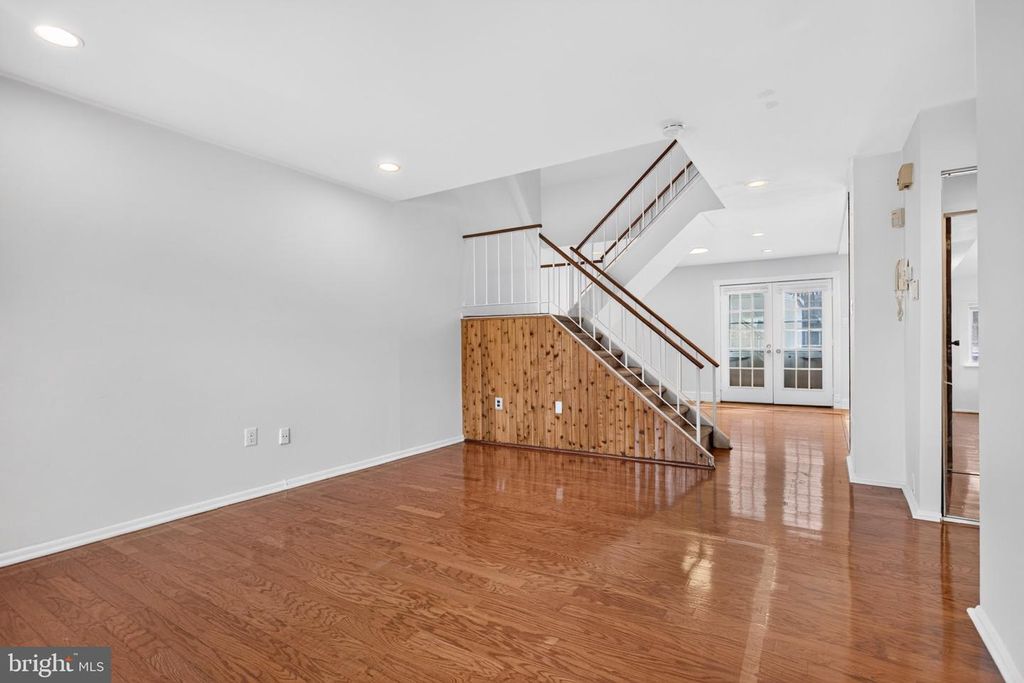 8408 LYONS PL, PHILADELPHIA, PA 19153 — photo 5