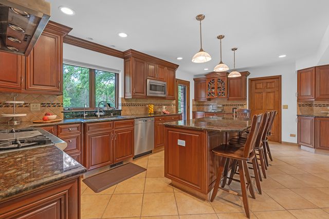6535 Stockbridge Lane, Long Grove, IL 60047