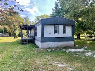 403 Locust St, Cowan, TN 37318