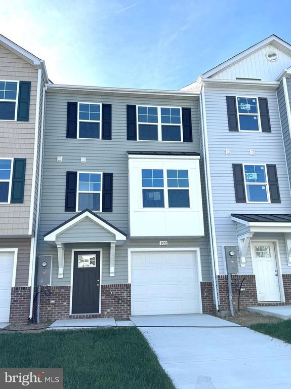 102 MOSES DRIVE, Martinsburg, WV 25405