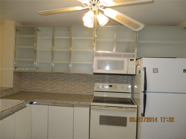 1750 NE 191st St 627-4, Miami, FL 33179