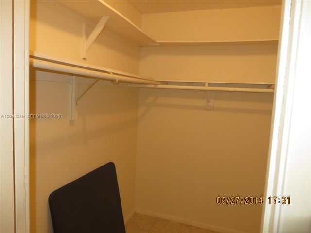 1750 NE 191st St 627-4, Miami, FL 33179