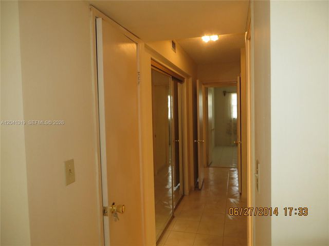 1750 NE 191st St 627-4, Miami, FL 33179