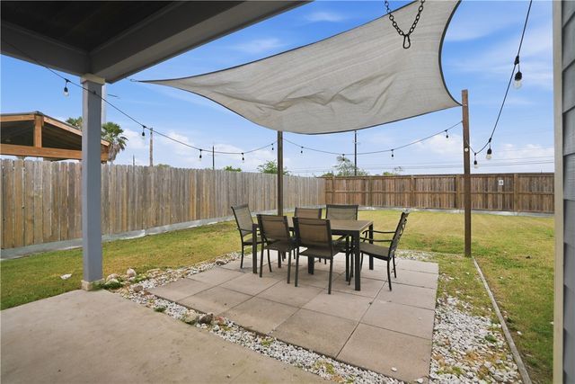 7658 Sable Creek Dr, Corpus Christi, TX 78414