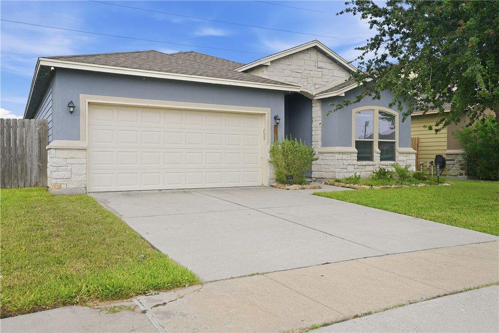 7658 Sable Creek Dr, Corpus Christi, TX 78414