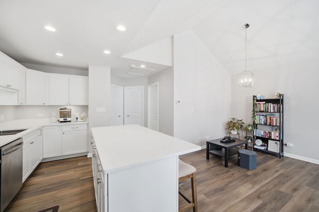 7214 Farmstead Lane, Hanover Park, IL 60133