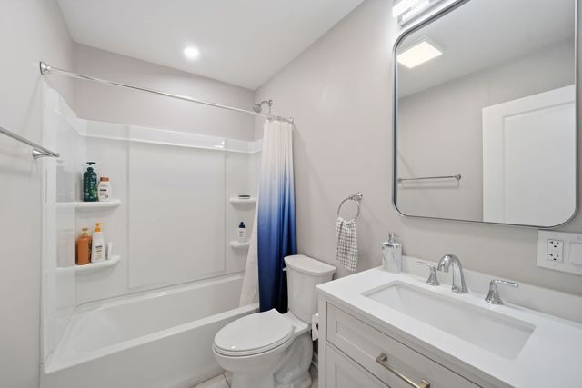 7214 Farmstead Lane, Hanover Park, IL 60133