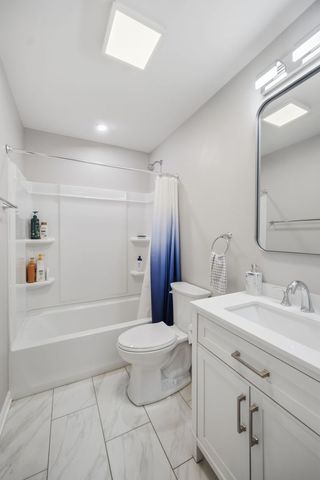 7214 Farmstead Lane, Hanover Park, IL 60133