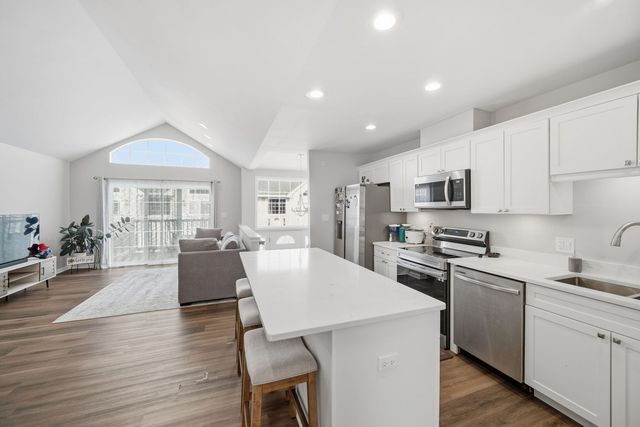 7214 Farmstead Lane, Hanover Park, IL 60133