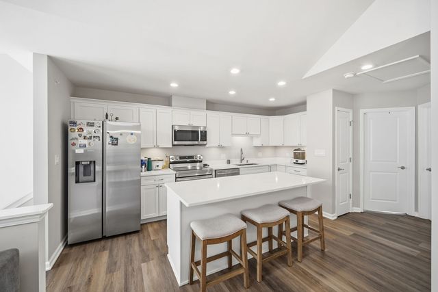 7214 Farmstead Lane, Hanover Park, IL 60133