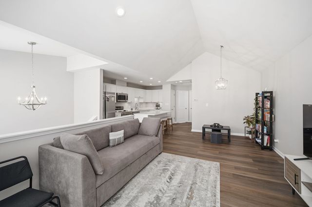 7214 Farmstead Lane, Hanover Park, IL 60133