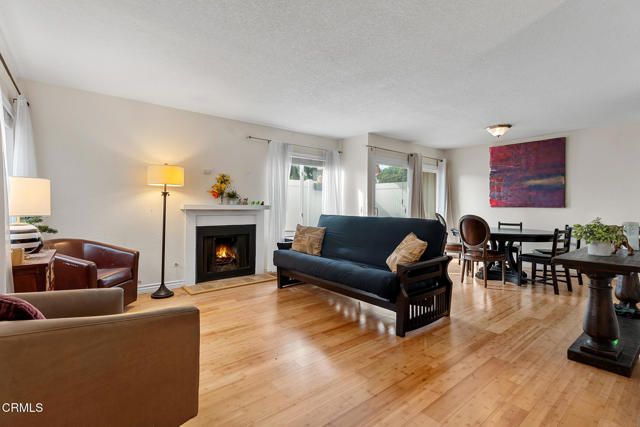 1251 San Simeon Court 4, Ventura, CA 93003