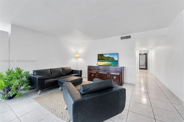 11840 NE 19th Dr 9, North Miami, FL 33181