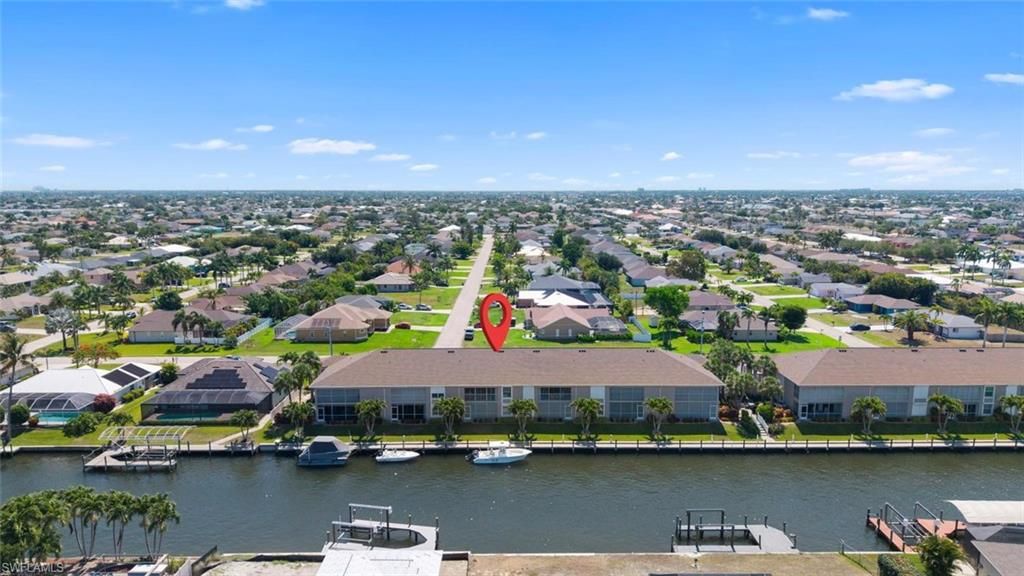 Image 10 of property listing at 4622 12th PL 124, Cape Coral, FL 33914