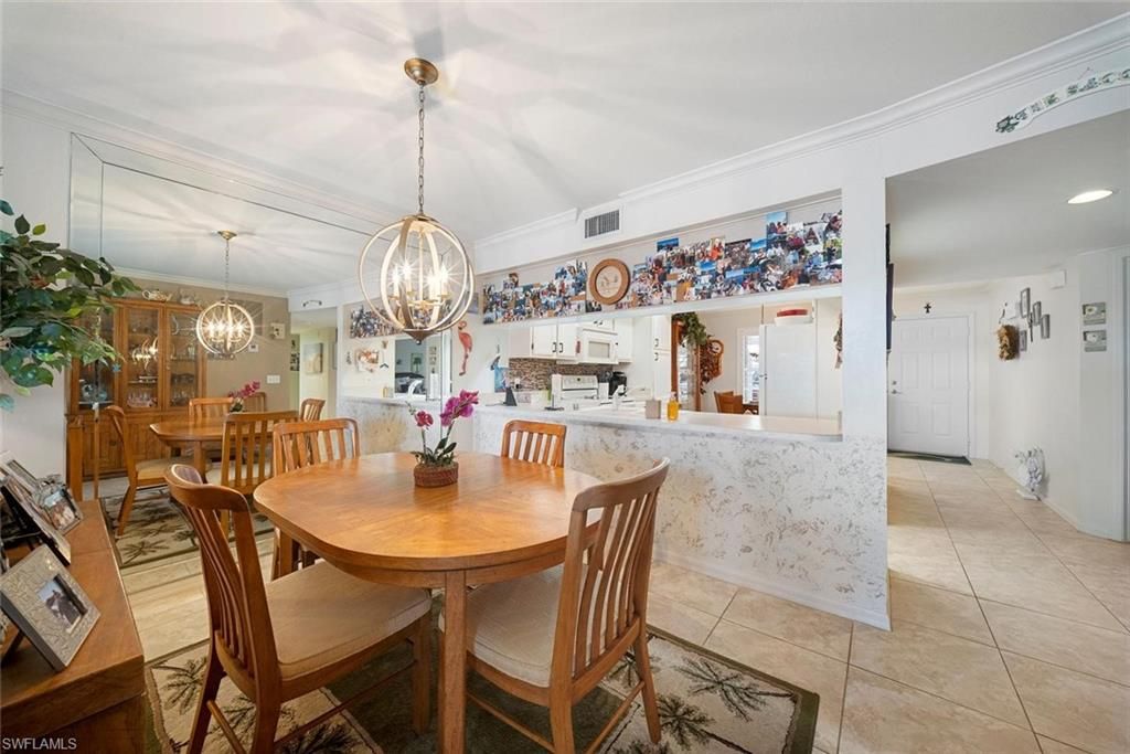 Image 22 of property listing at 4622 12th PL 124, Cape Coral, FL 33914