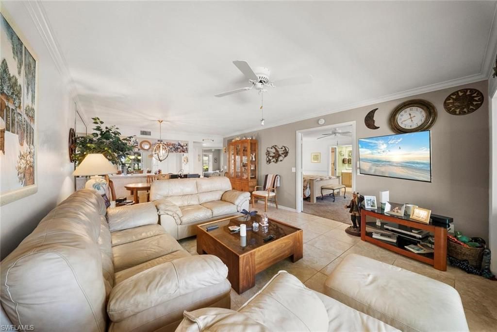 Image 24 of property listing at 4622 12th PL 124, Cape Coral, FL 33914