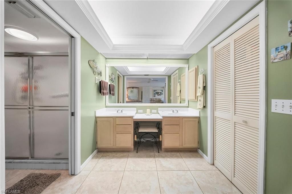 Image 33 of property listing at 4622 12th PL 124, Cape Coral, FL 33914