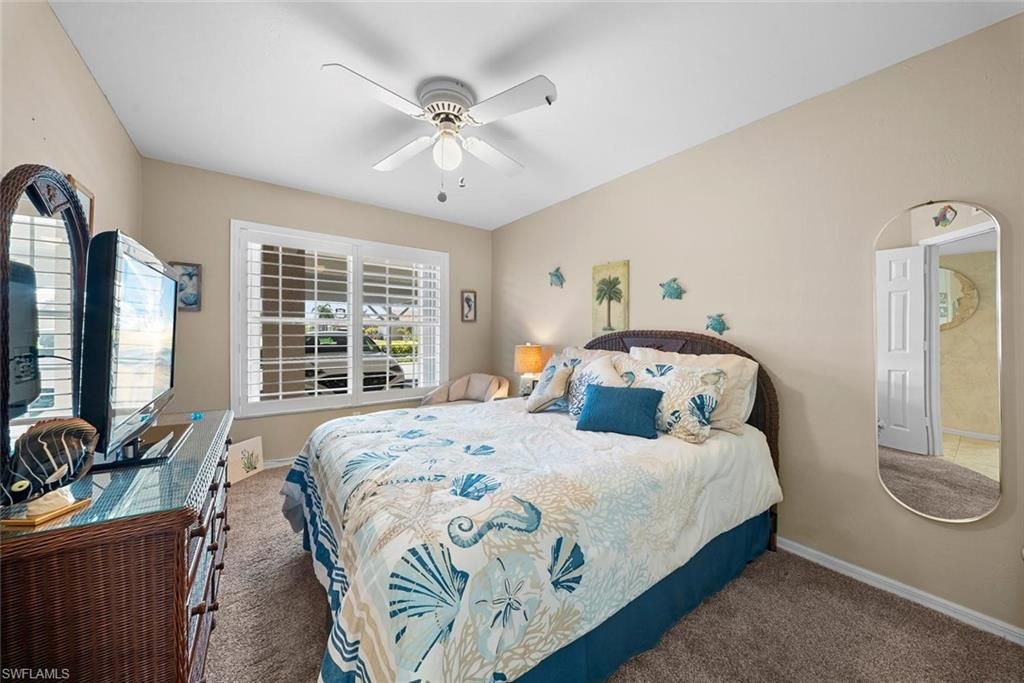 Image 36 of property listing at 4622 12th PL 124, Cape Coral, FL 33914