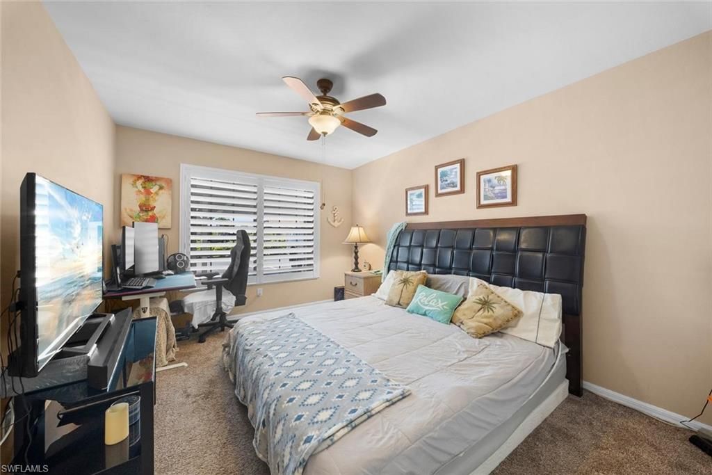 Image 39 of property listing at 4622 12th PL 124, Cape Coral, FL 33914