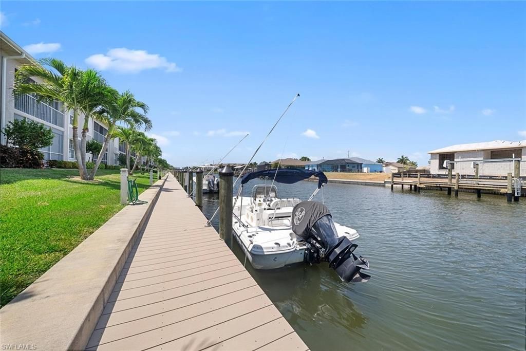 Image 44 of property listing at 4622 12th PL 124, Cape Coral, FL 33914