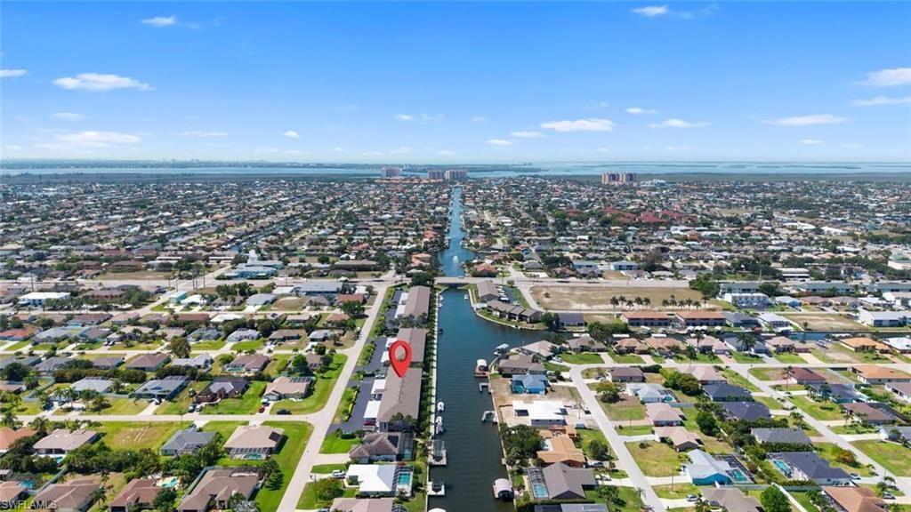 Image 5 of property listing at 4622 12th PL 124, Cape Coral, FL 33914